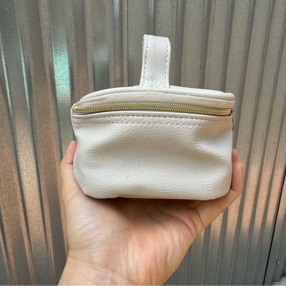 Soft Travel Jewelry Case with Embroidered Initial “D” - Picture 3 of 11